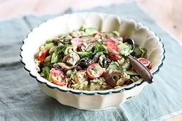 Salade d'orzo aux olives noires