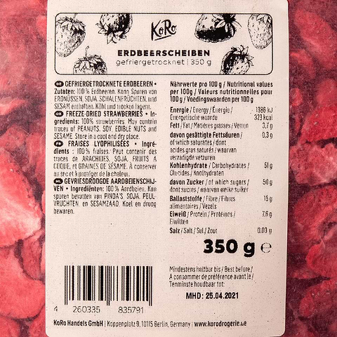  Sliced freeze-dried strawberries