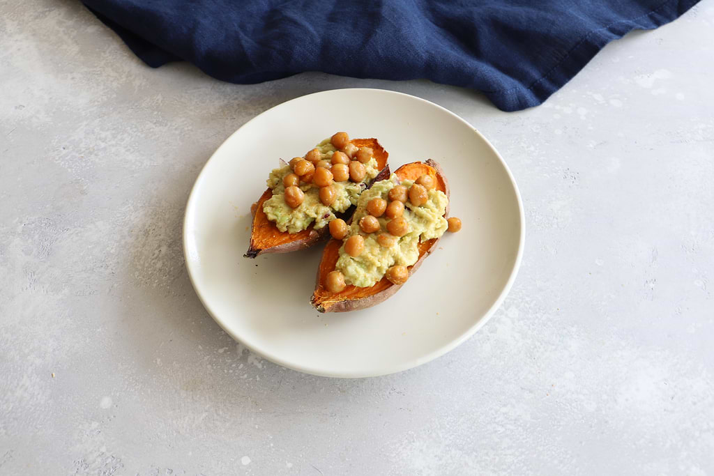 Patates douces, guacamole et pois chiche