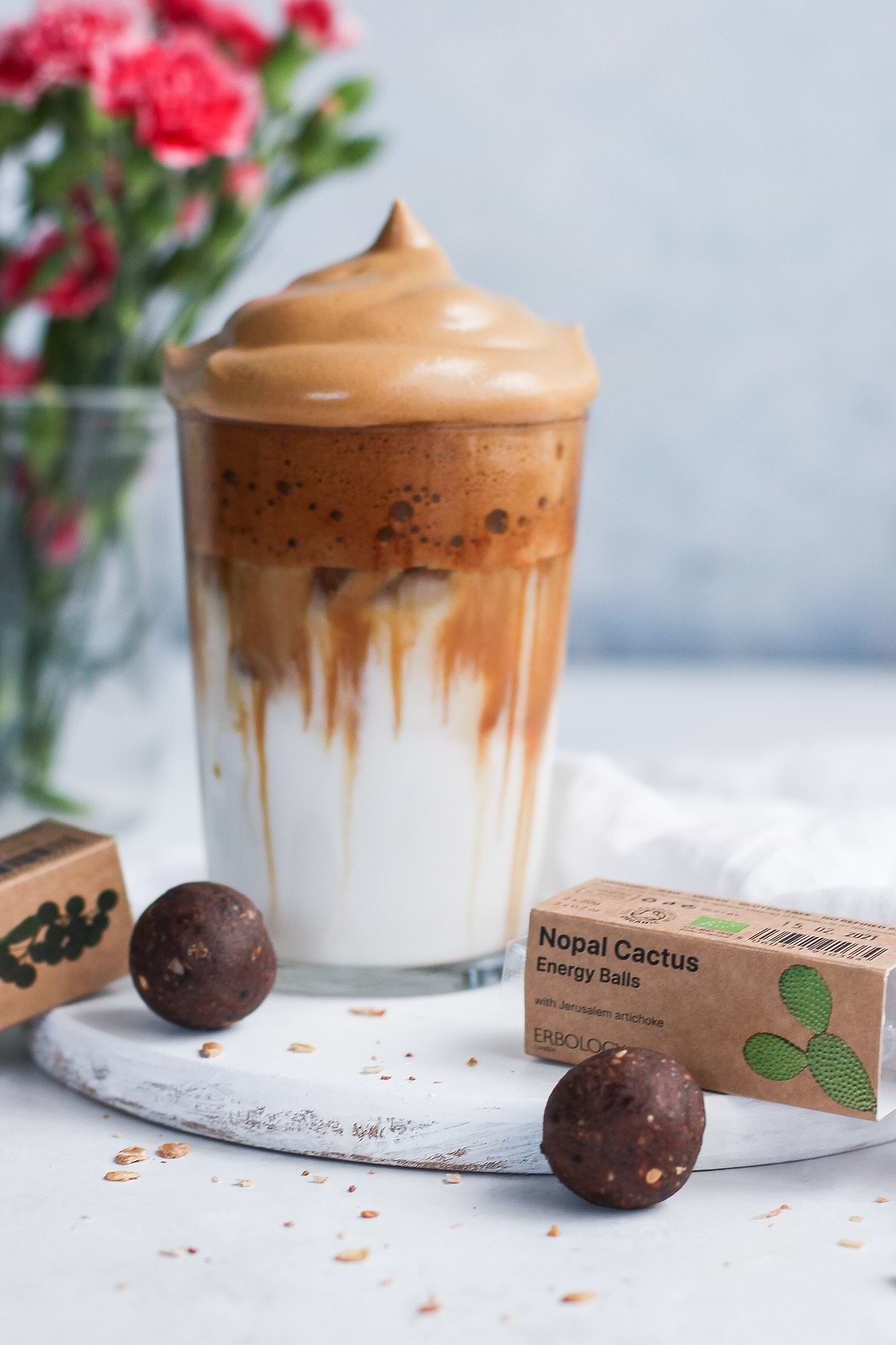 Vegan Dalgona koffie met energy balls
