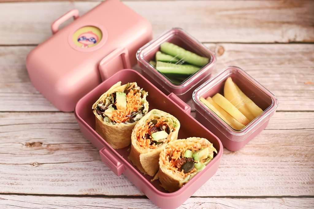 Bento wrap hummus en komkommer