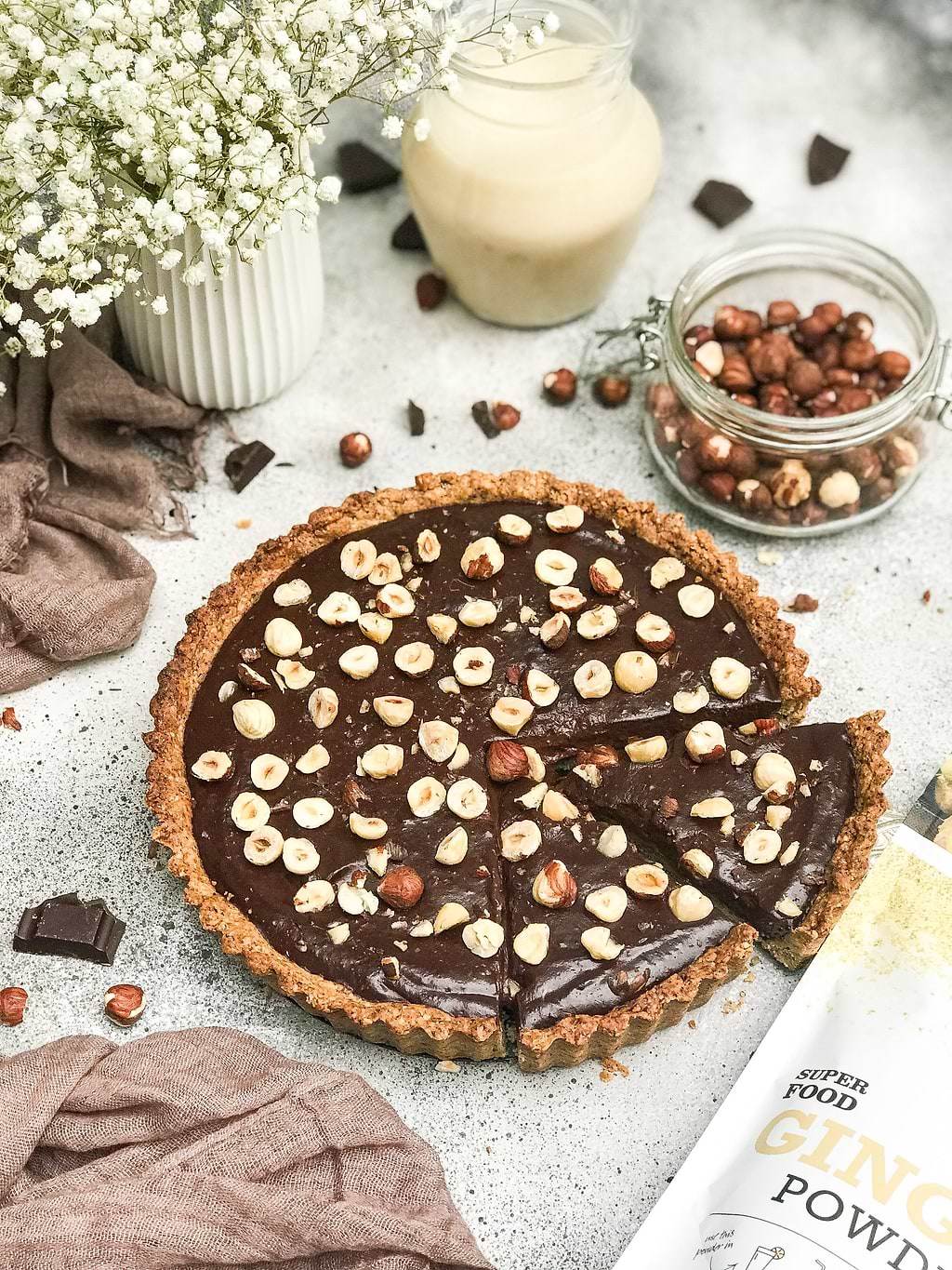 Chocolade, hazelnoot en gembertaart