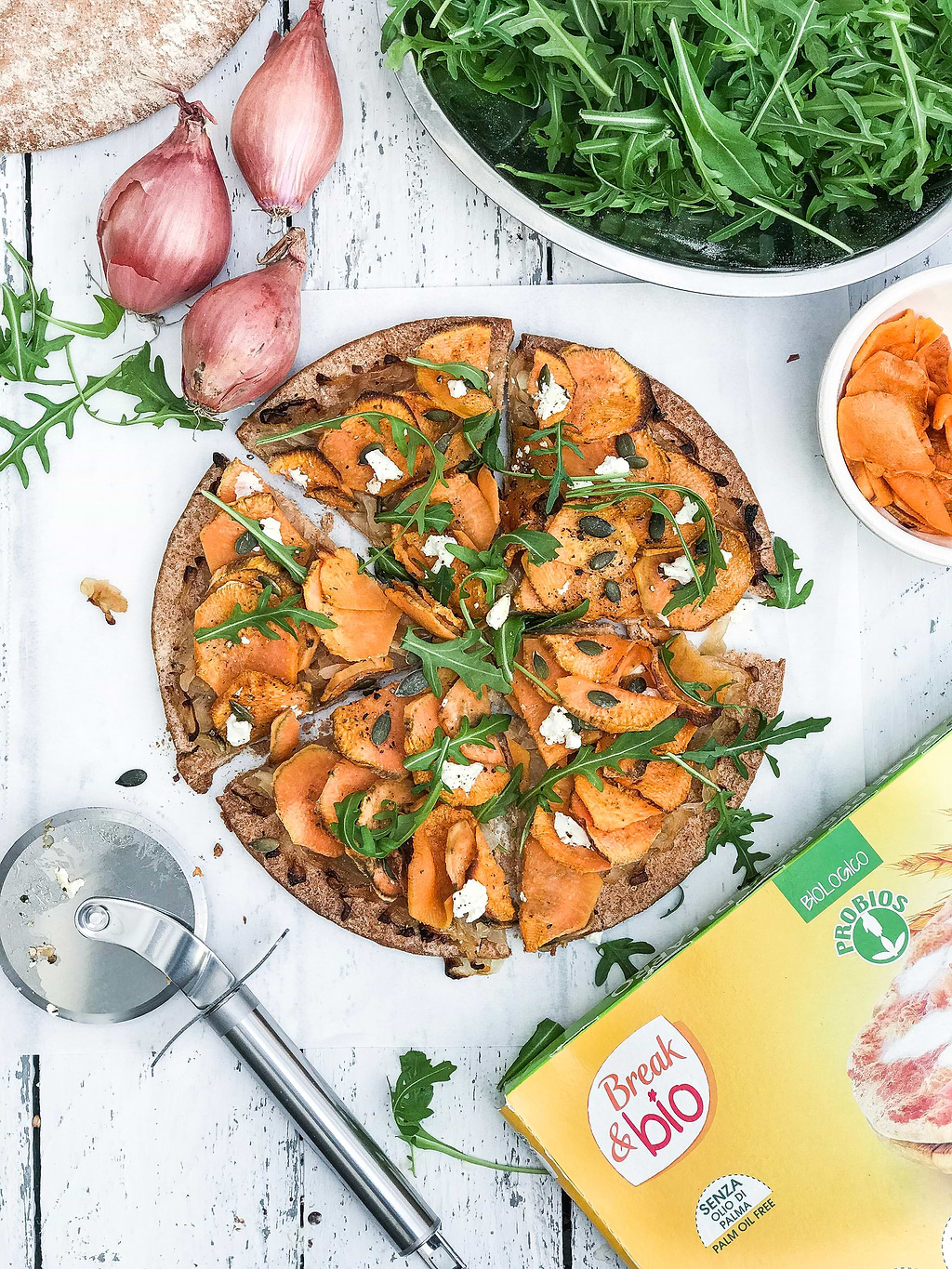 Pizza aux patates douces, feta et graines de courge 