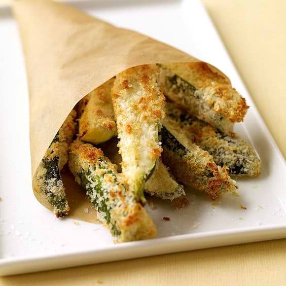 Courgette frietjes met feta poeder