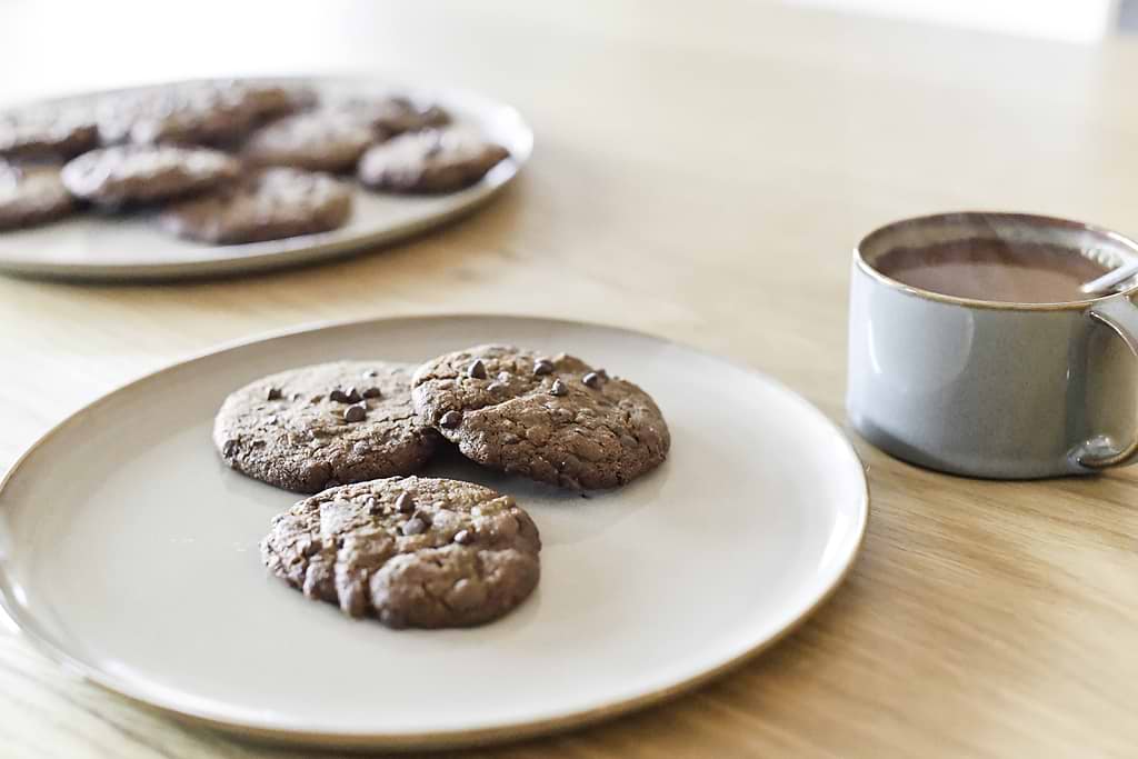 Cookies met rauwe chocoladesnippers