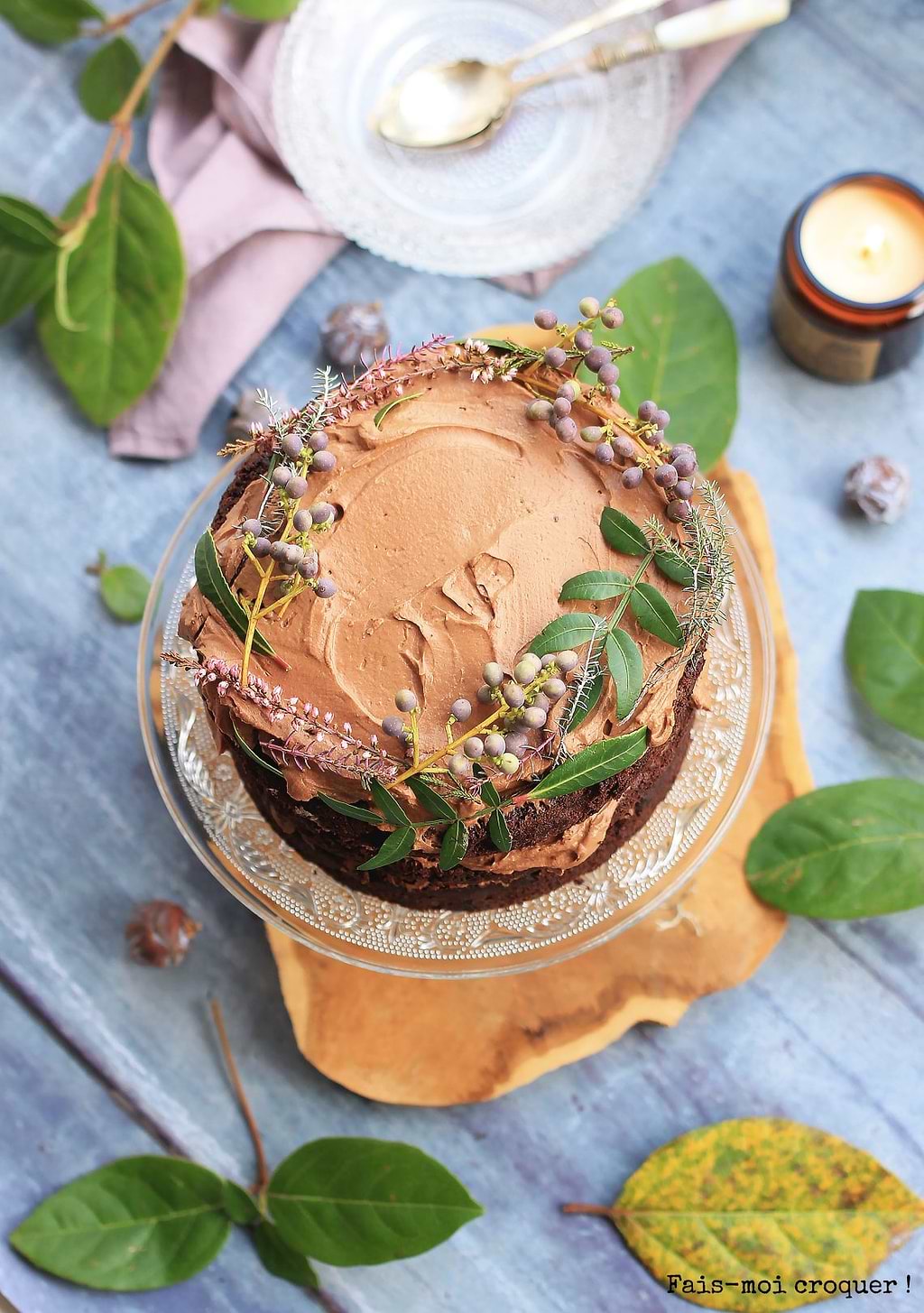 Vegan chocolade, hazelnoot & karamel naked cake