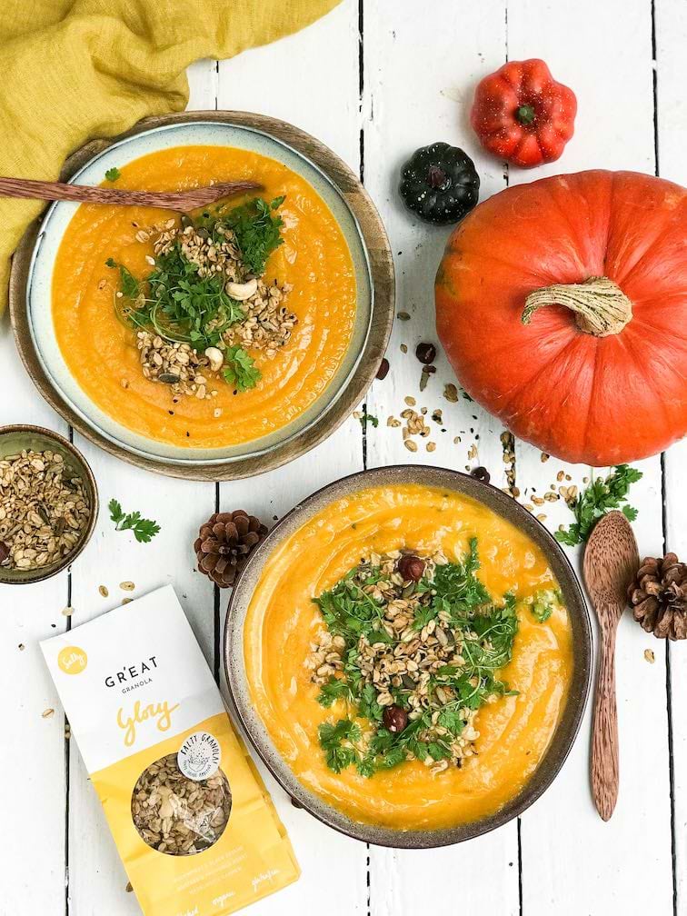 Soupe de butternut au granola salé