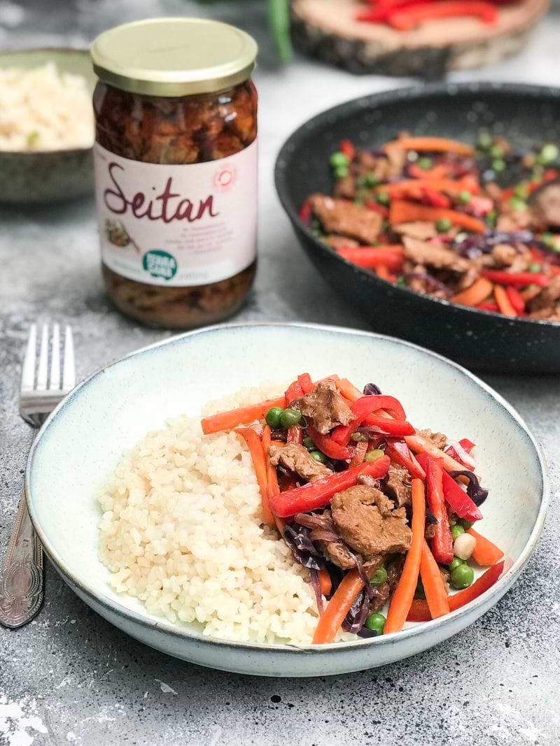 Wok de légumes et seitan