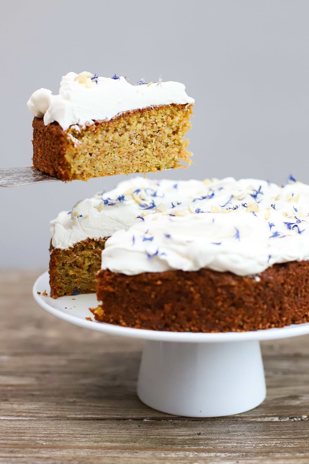 Carrot cake aux noix de cajou, glaçage coco (Recette de Saveurs Green)