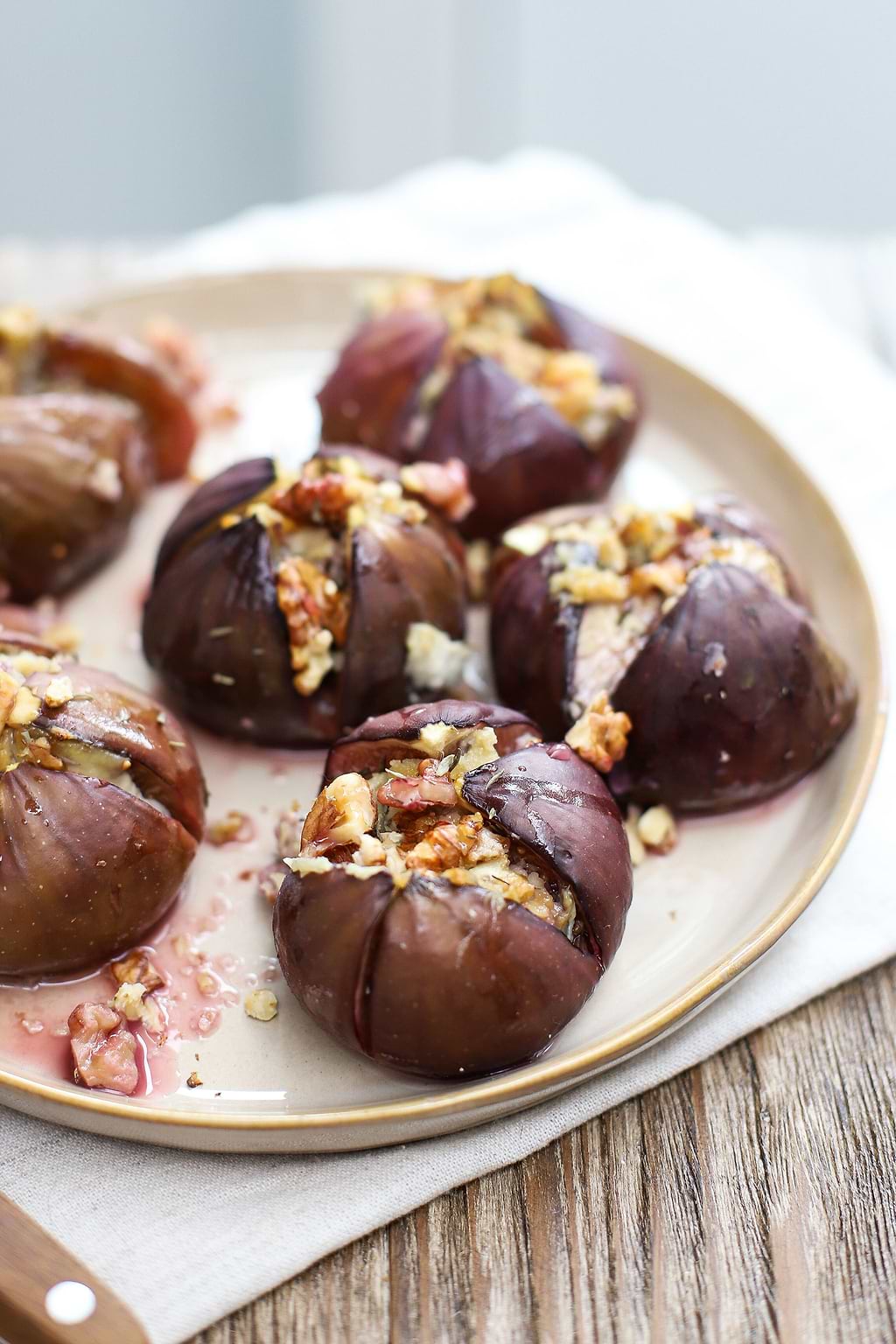 Gebakken vijgen met vegan kaas
