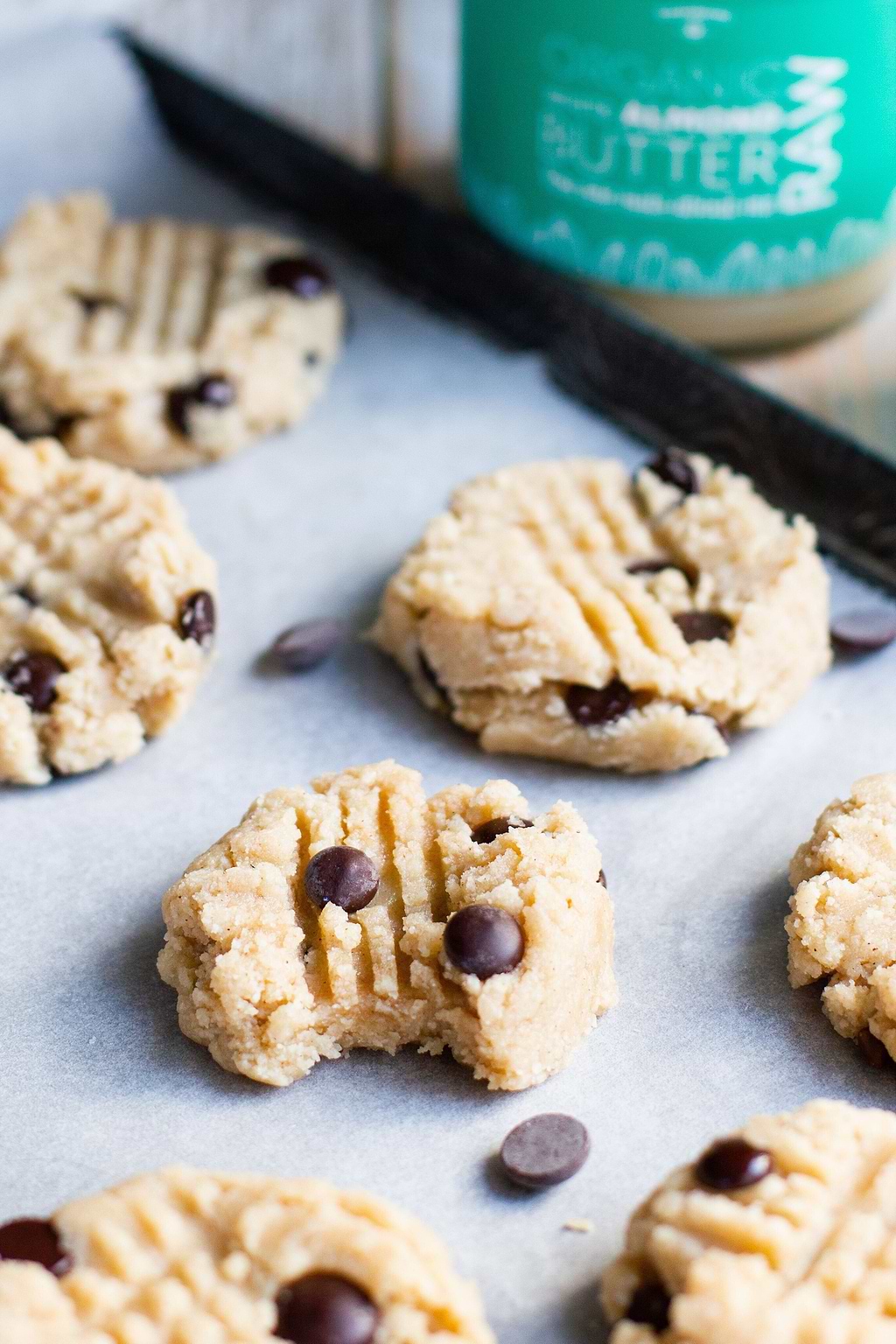 Cookies met rauwe amandelboter