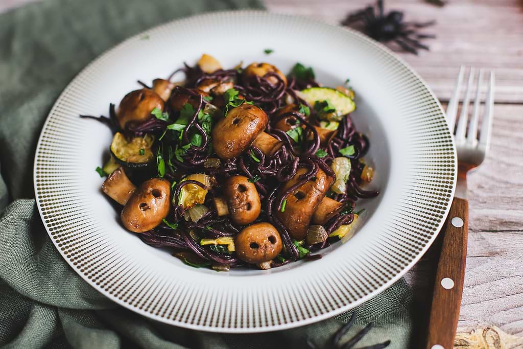 Nouilles aux champignons effrayants