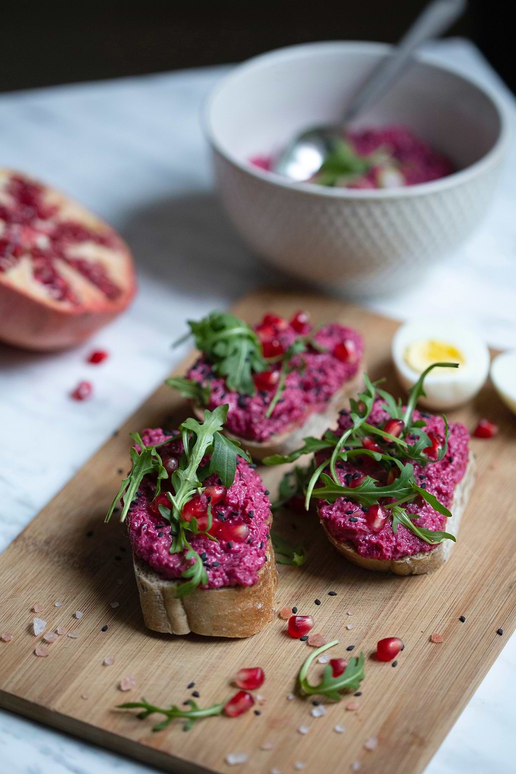 Houmous rose à la betterave