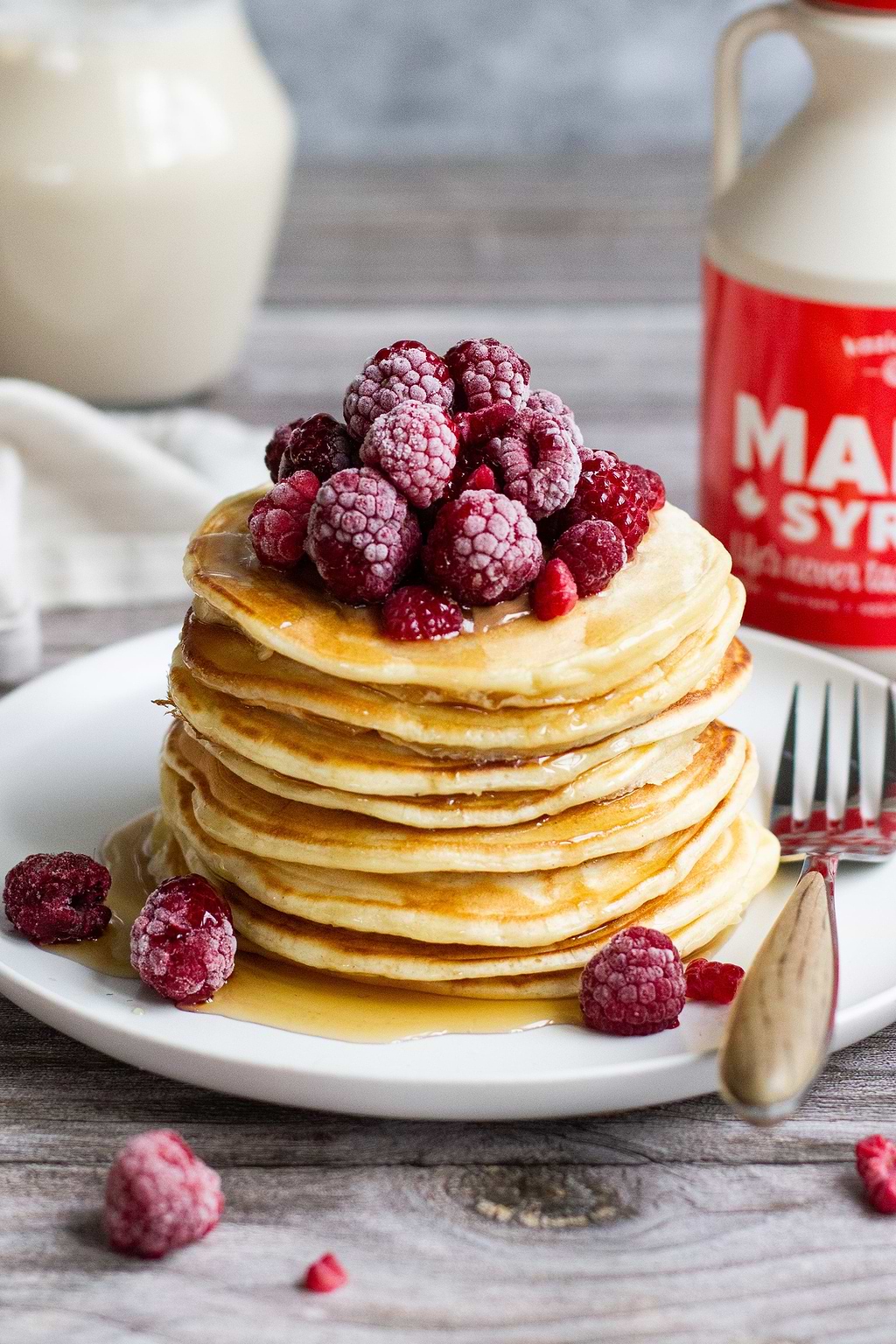 Glutenvrije pancakes, topping: ahornsiroop en fruit