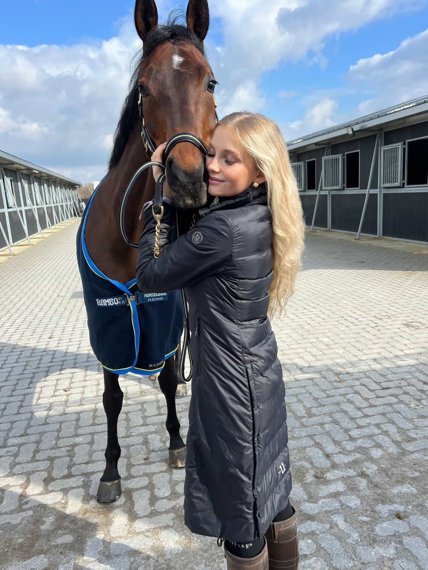 Everyday Coat Jet Black