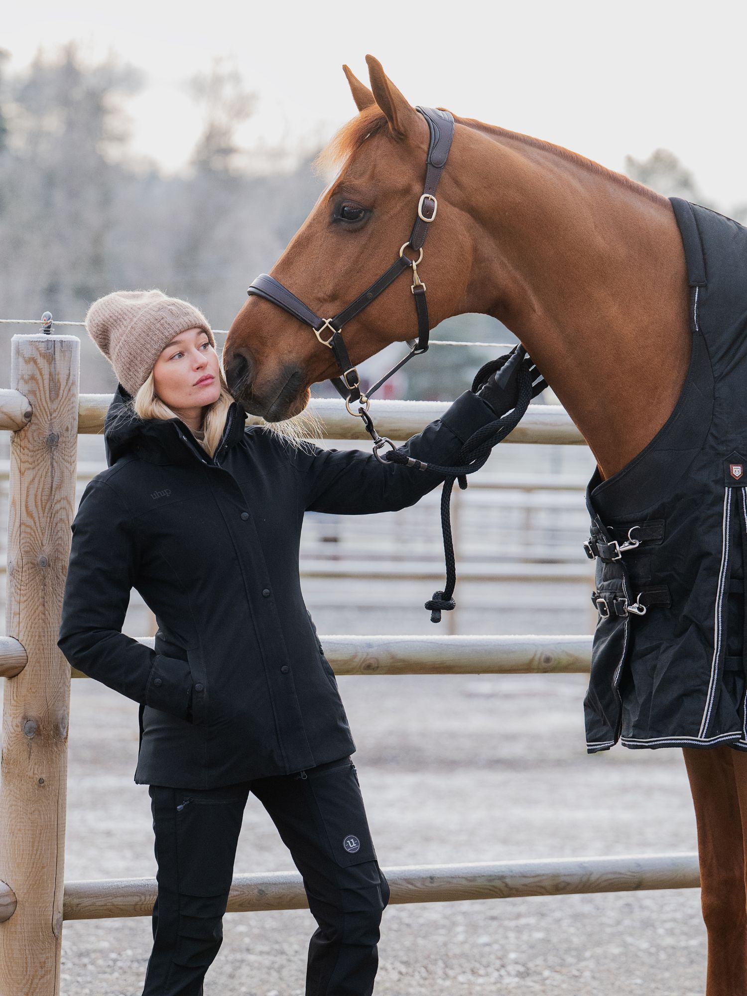 UHIP 中綿 ジャケット 38 ブラック レディース フード取り外し可能 乗馬 防寒 Hailey Insulated Rain Jacket – Waterproof Riding Jacket - Uhip