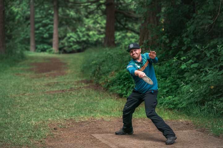 Garrett Gurthie throwing a tee shot