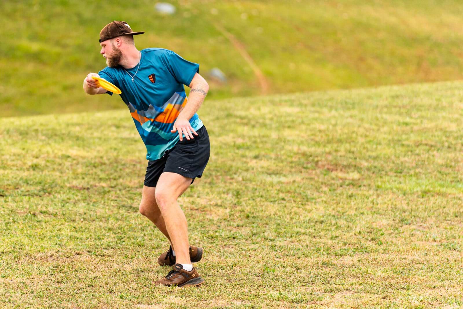 Jake Monn winds up a backhand throw during Friday’s second round at Winthrop.