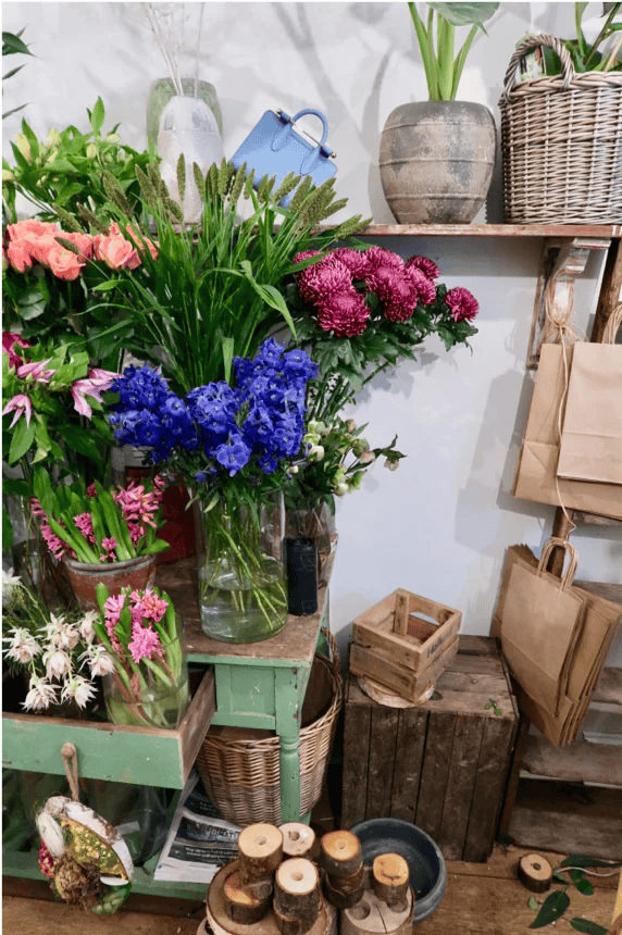 A bunch of flowers that are in a vase