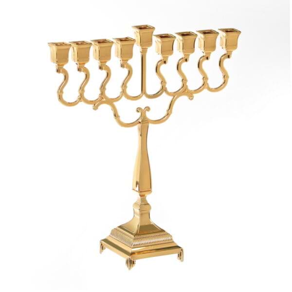חנוכיה ציפוי זהב בארוק  גובה 22 רוחב 18.8 ס”מ
