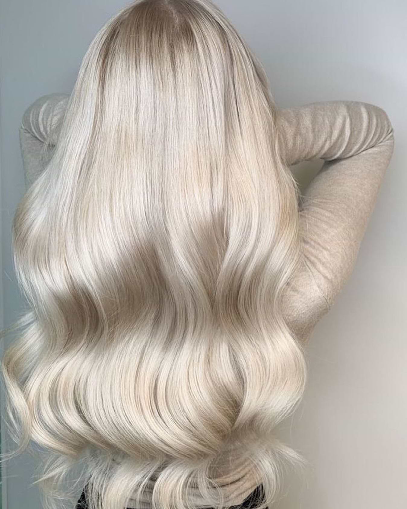 Premium Tape Extensions 50 cm - Straight - Classic Tape 4 cm - 8 Pieces - Light Grey - Rapunzel of Sweden - Image 7