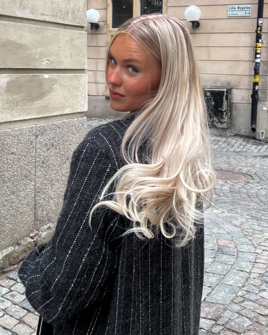 Ultra Tape Extensions 50 cm - Straight - Seamless Tape 3 cm - 10 Pieces - Platinum Blonde - Rapunzel of Sweden - Image 5