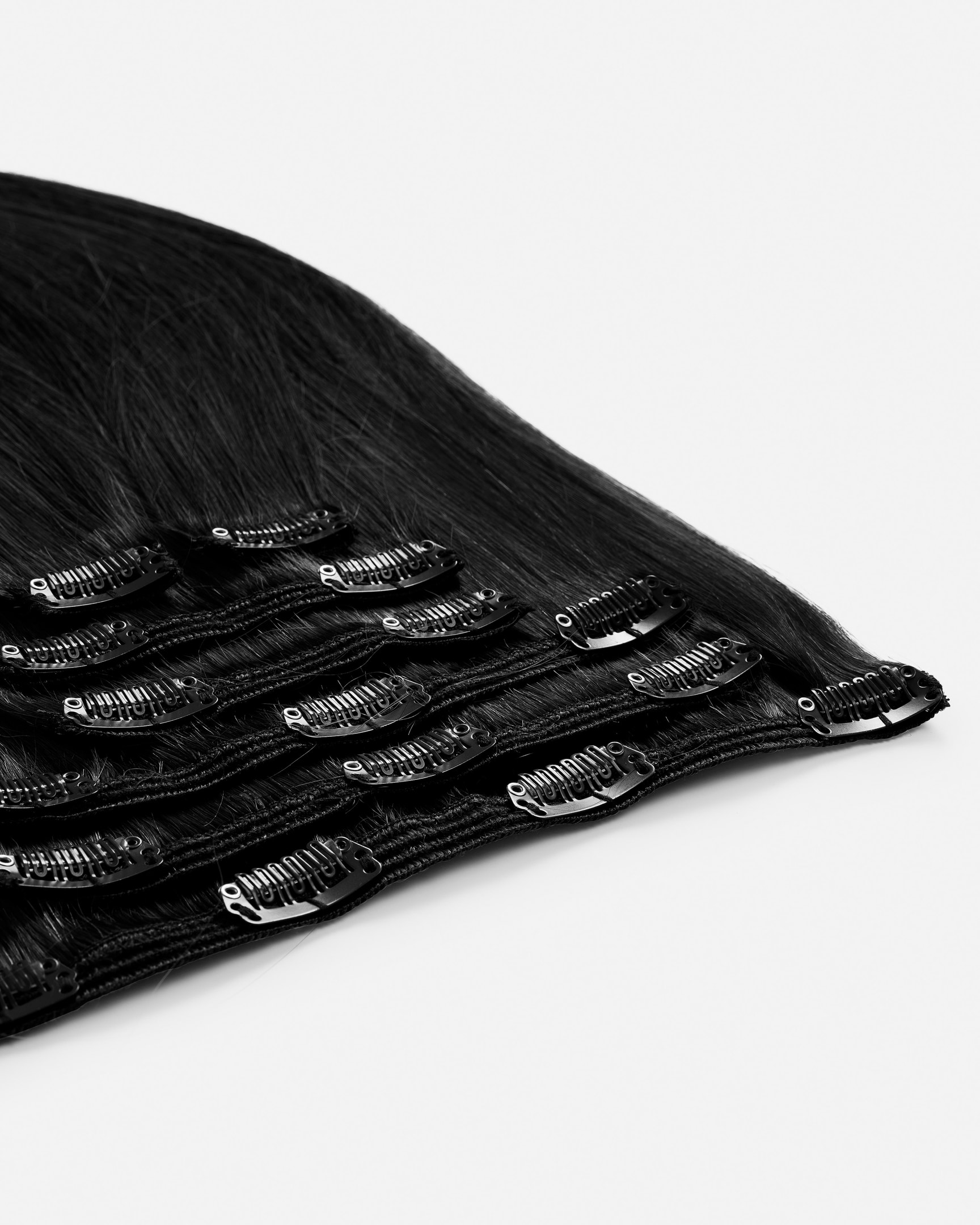Classic Clip-ins 30 cm - Straight - Classic Clip-ins - Medium Volume - 7 Pieces - Black - Rapunzel of Sweden - Image 3