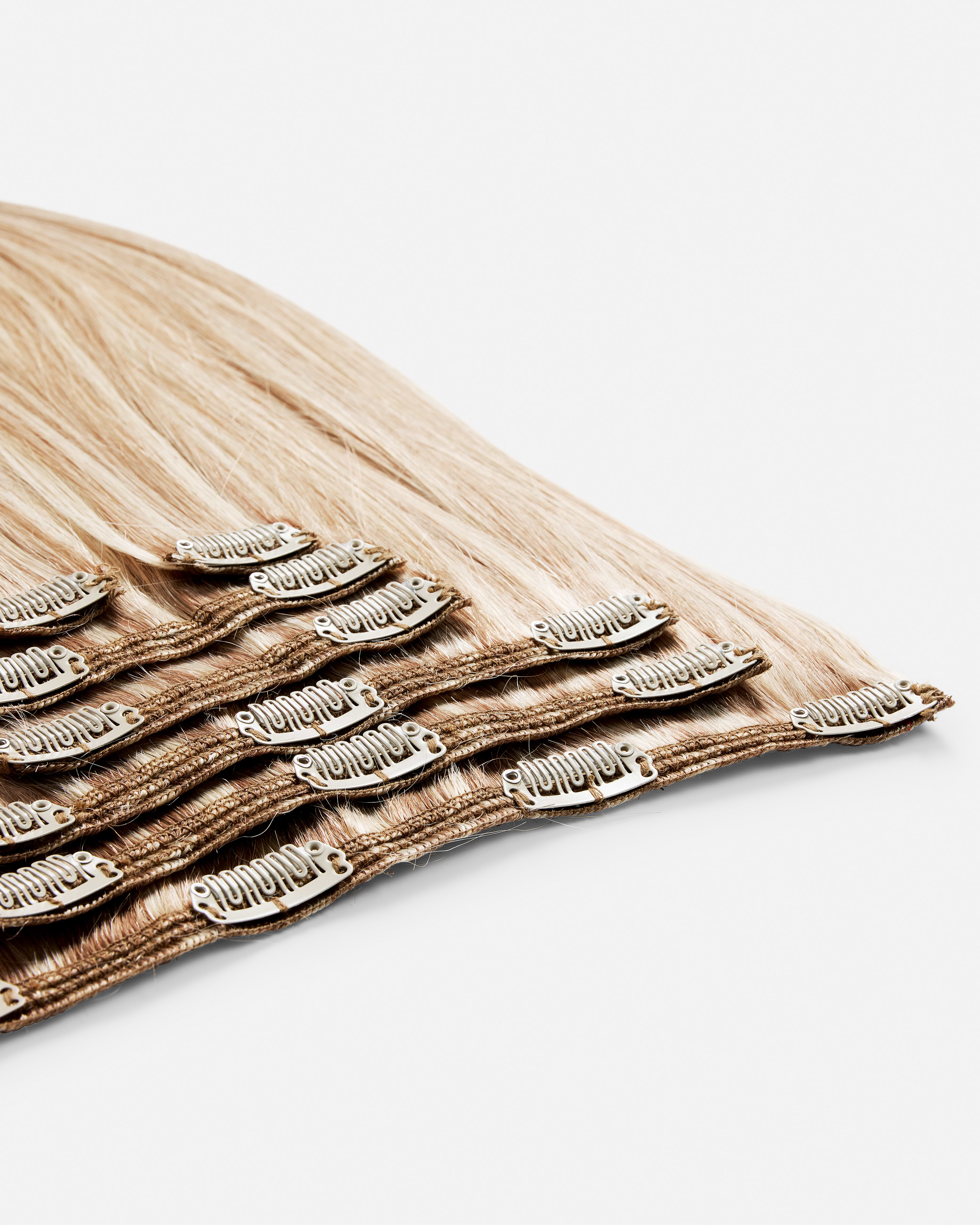 Classic Clip-ins 40 cm - Straight - Classic Clip-ins - Medium Volume - 7 Pieces - Scandinavian Blonde - Rapunzel of Sweden - Image 4