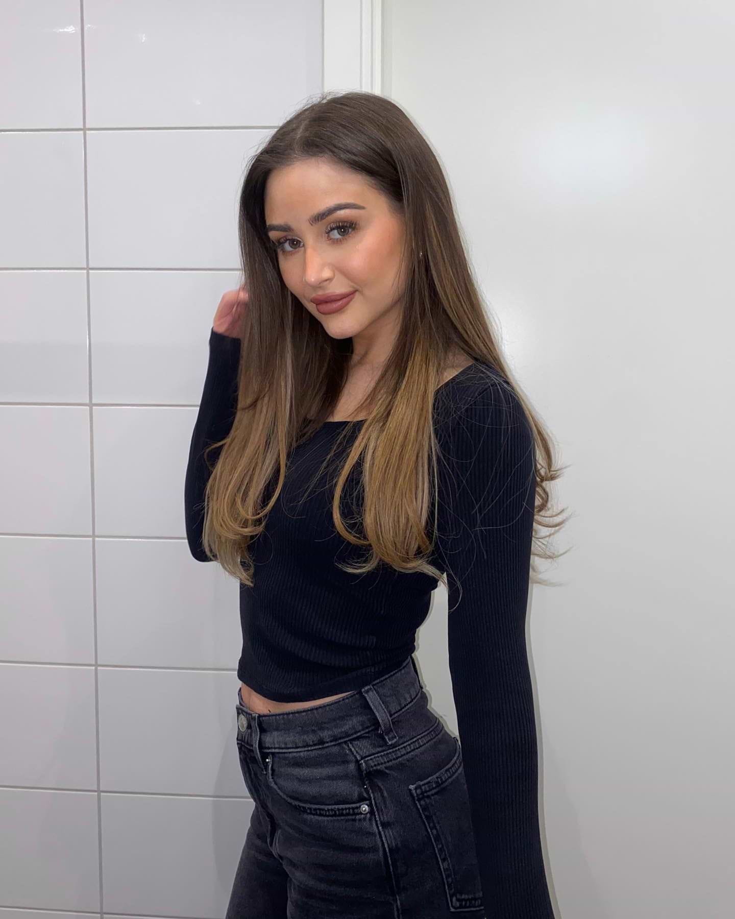 Halo Hairband 50 cm - Straight - Classic Halo Hairband Clip-ins - Medium Volume - Brownish Blonde Balayage - Rapunzel of Sweden - Image 5