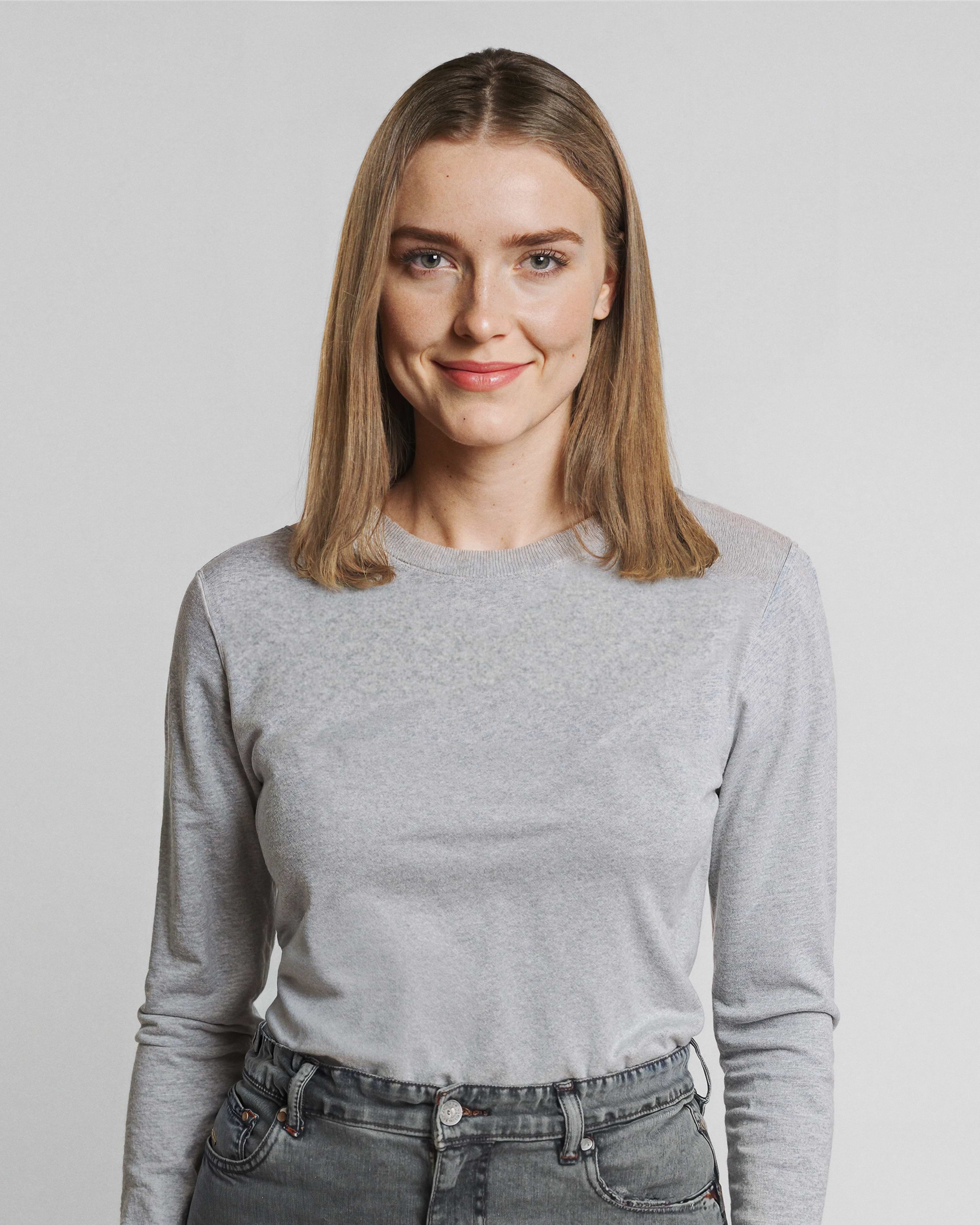 Classic Clip-ins 40 cm - Straight - Classic Clip-ins - Light Volume - 3 Pieces - Natural Brown ColorMelt - Rapunzel of Sweden - Image 3