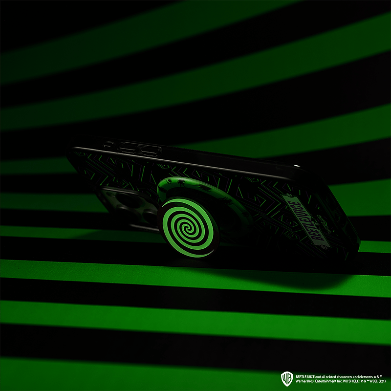 Never Trust The Living &mdash; iPhone 15 Pro Max MagSafe Case image number 4