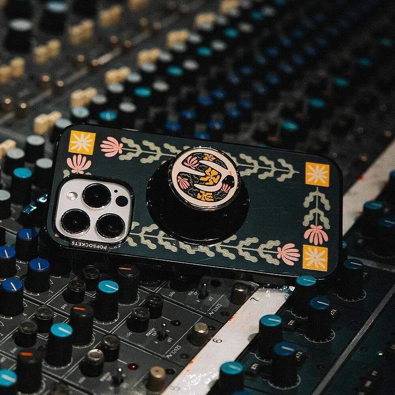 Mirror Desert — iPhone 16 Pro Max MagSafe Case image number 3