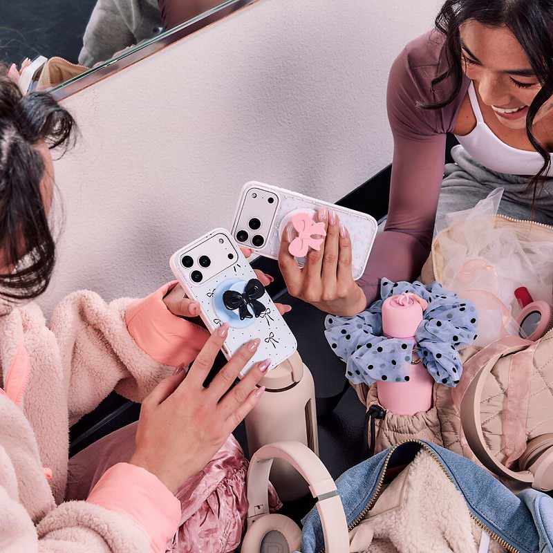 Tiny Bows &mdash; iPhone 17 Pro Max MagSafe Case image number 3