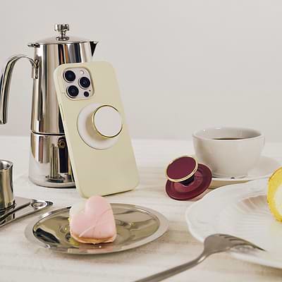 Secondary image for hover Enamel Red Wine — MagSafe PopGrip