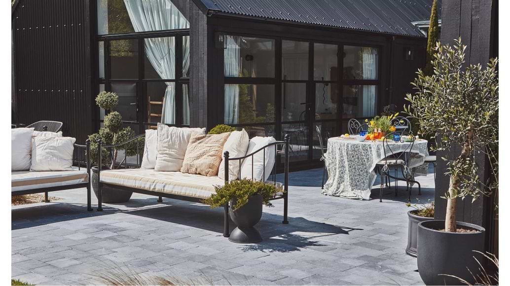 Outdoor Tiles: Inspiration for Early Spring, With Stone