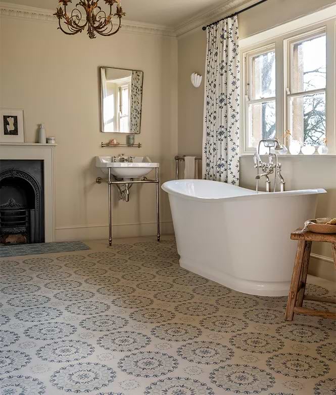 Aventuras Palma Blue Porcelain