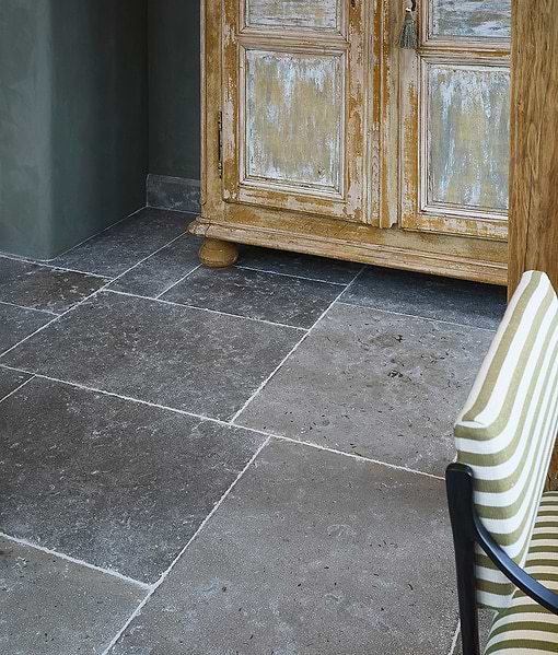 Aquitaine Limestone Seasoned Finish