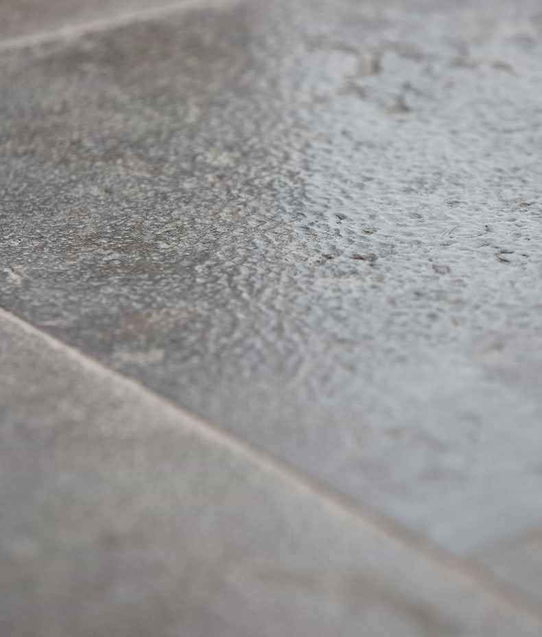 Aquitaine Limestone Seasoned Finish