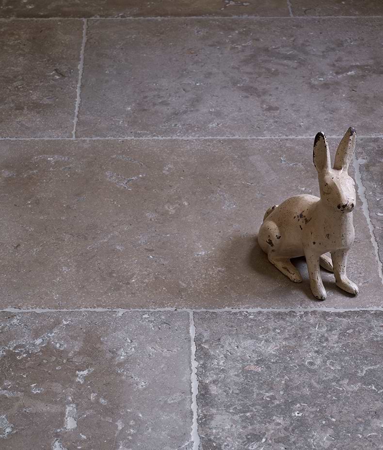 Aquitaine Limestone Seasoned Finish