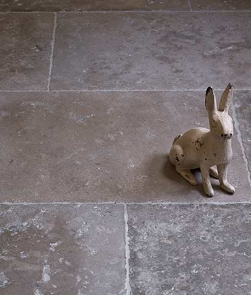 Aquitaine Limestone Seasoned Finish