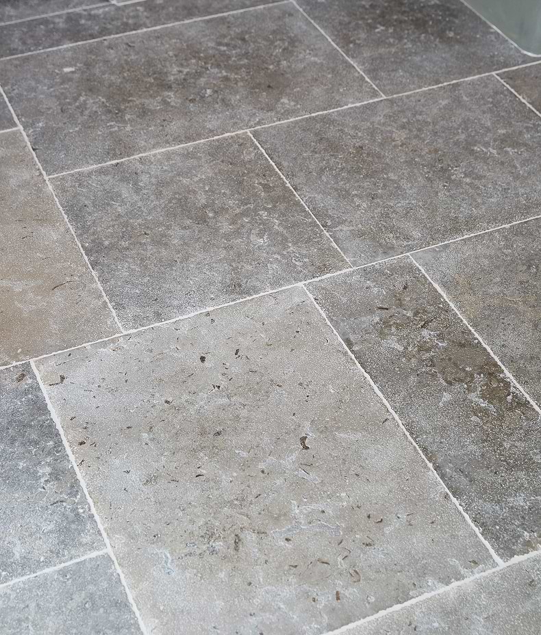 Aquitaine Limestone Seasoned Finish