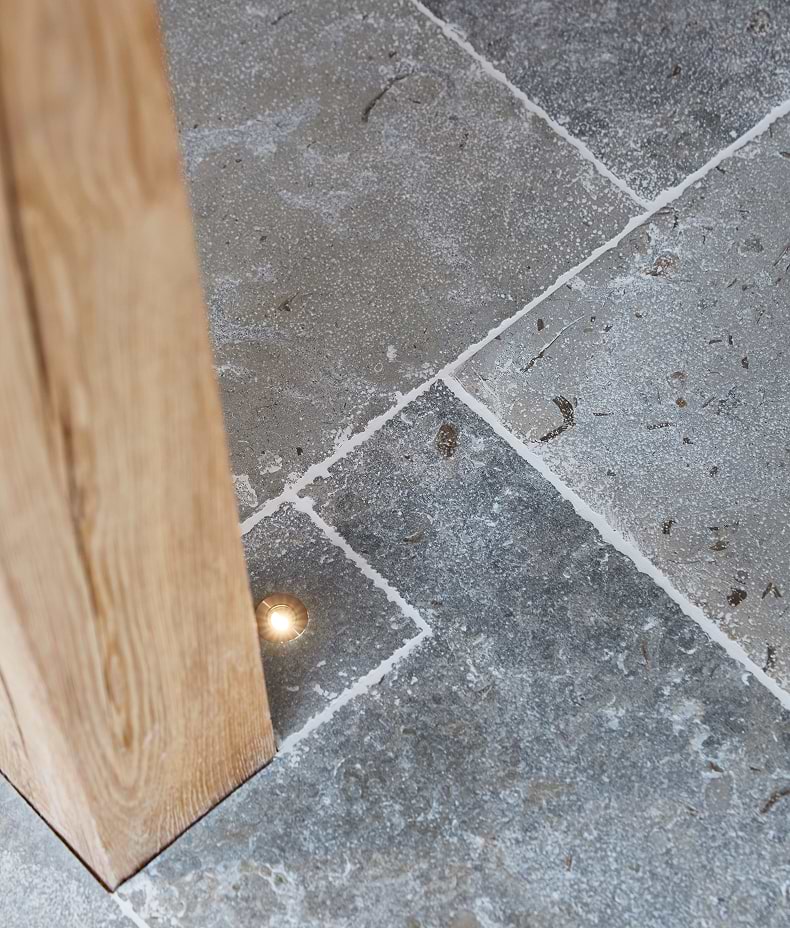 Aquitaine Limestone Seasoned Finish