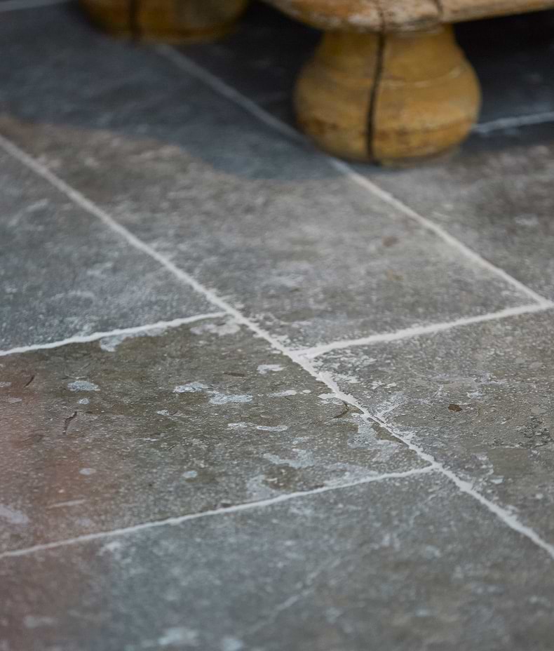 Aquitaine Limestone Seasoned Finish