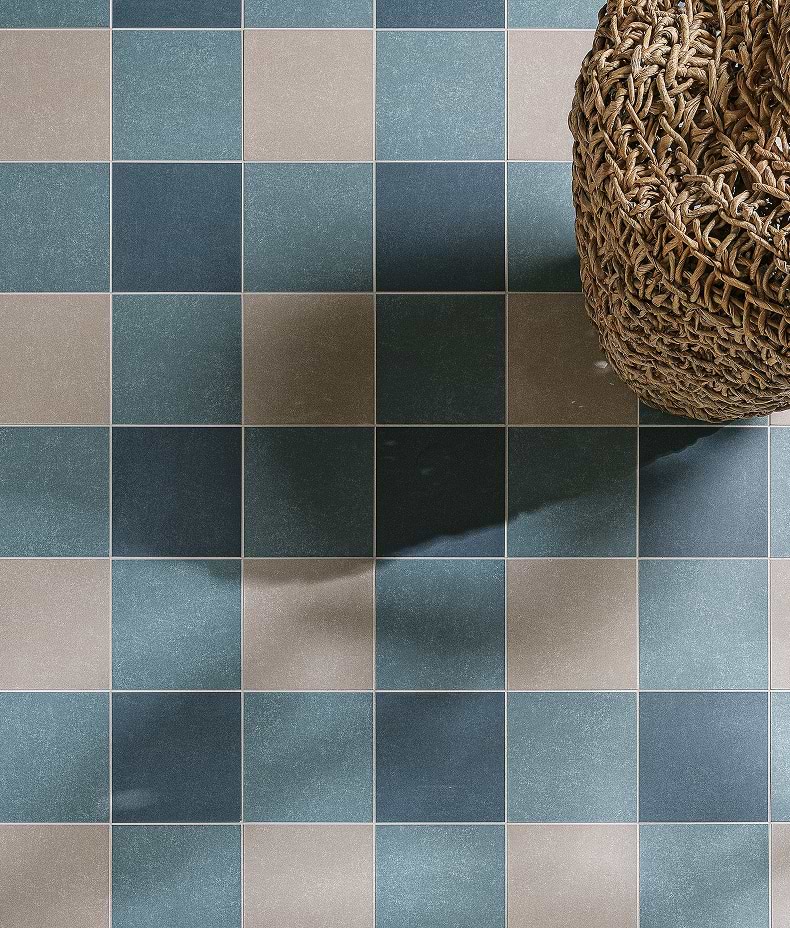 Aventuras Navy Field Porcelain