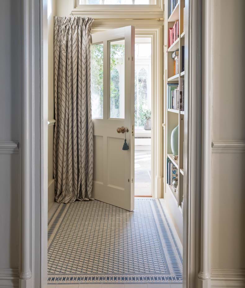 Aventuras Malla Blue Porcelain