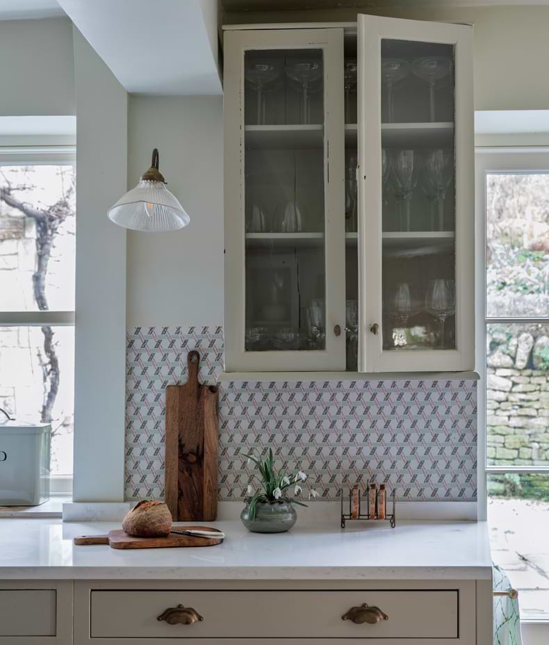 Aventuras Malla Olive Porcelain