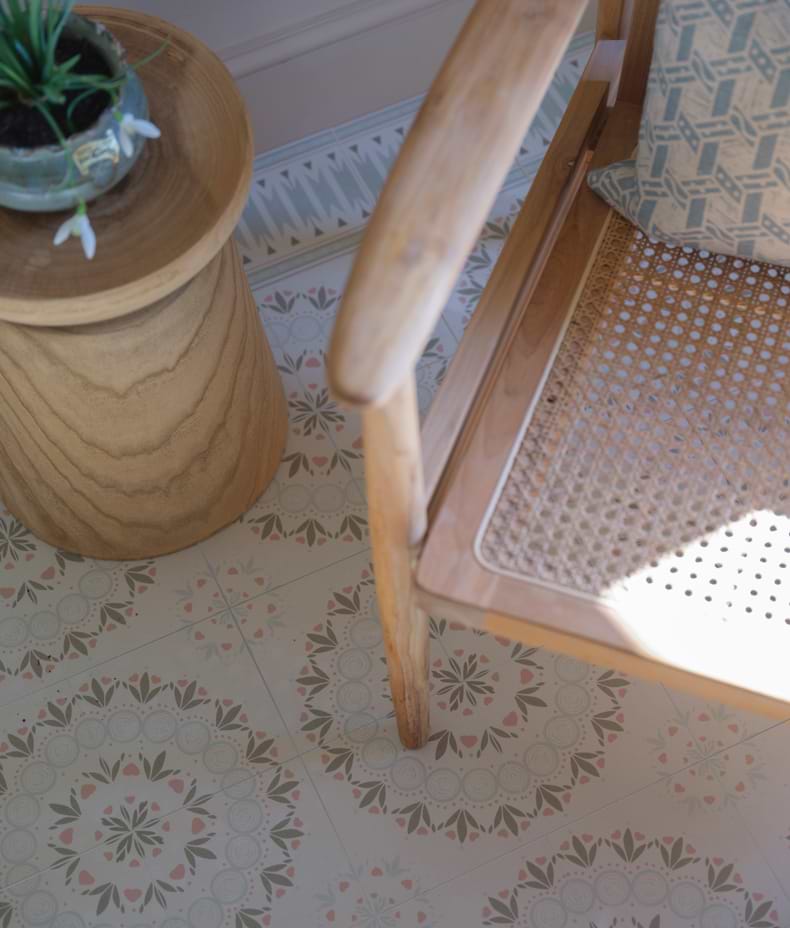 Aventuras Palma Olive Porcelain