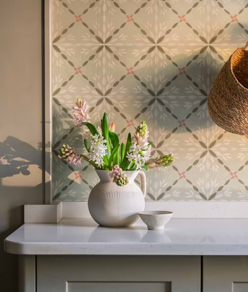 Aventuras Porto Olive Porcelain