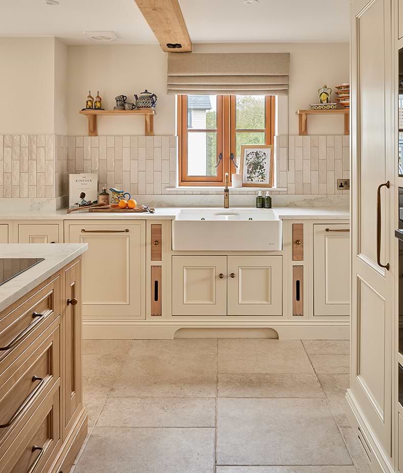 Oasis Ceramic White Gloss