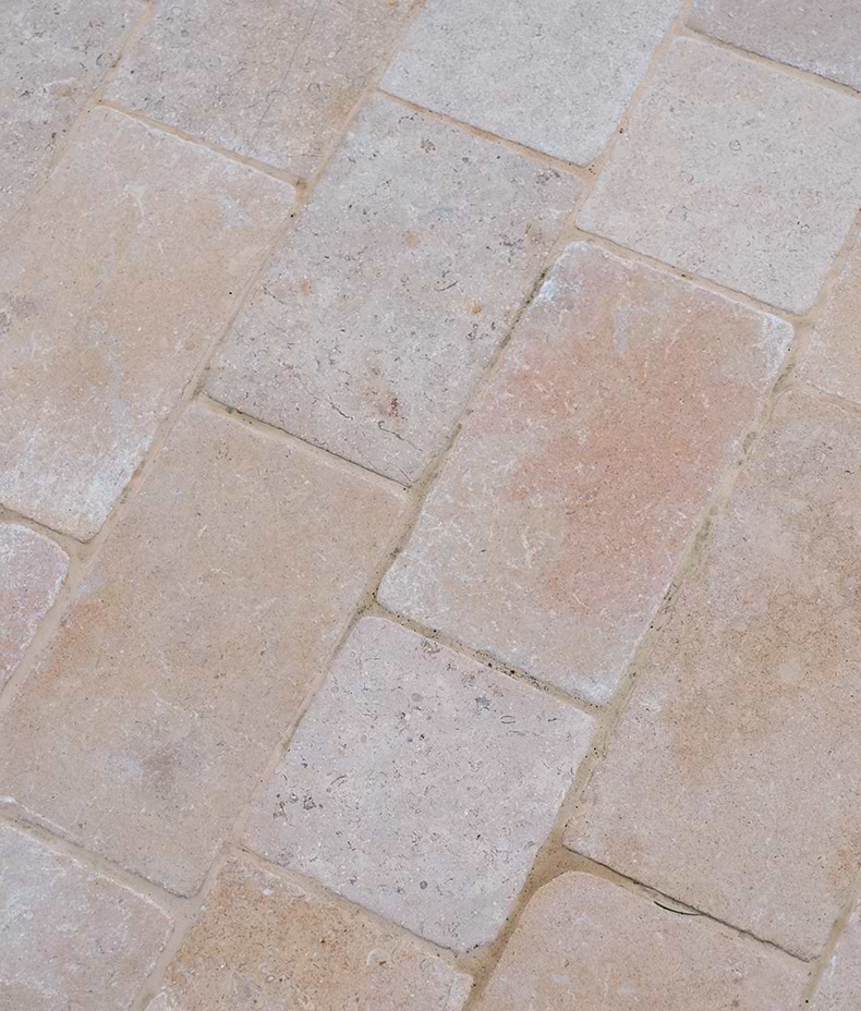 Buscot Limestone Cobbles Tumbled & Etched Finish